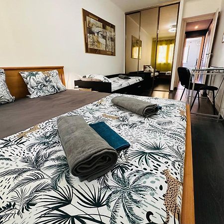 The Nice - 3 Rooms, 3Air Cond, 3Tv, 3Fans, 2 Wc, Wifi Everywhere 5Min Aeroport, Train, Beach, 1Min Tram, 15 Min Centre, Port, Parking Possible Luaran gambar