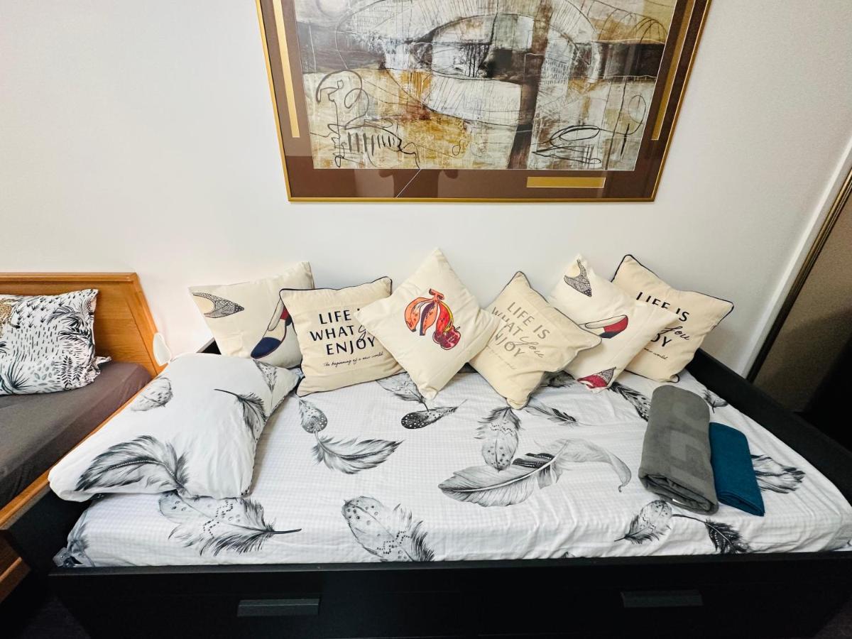The Nice - 3 Rooms, 3Air Cond, 3Tv, 3Fans, 2 Wc, Wifi Everywhere 5Min Aeroport, Train, Beach, 1Min Tram, 15 Min Centre, Port, Parking Possible Luaran gambar