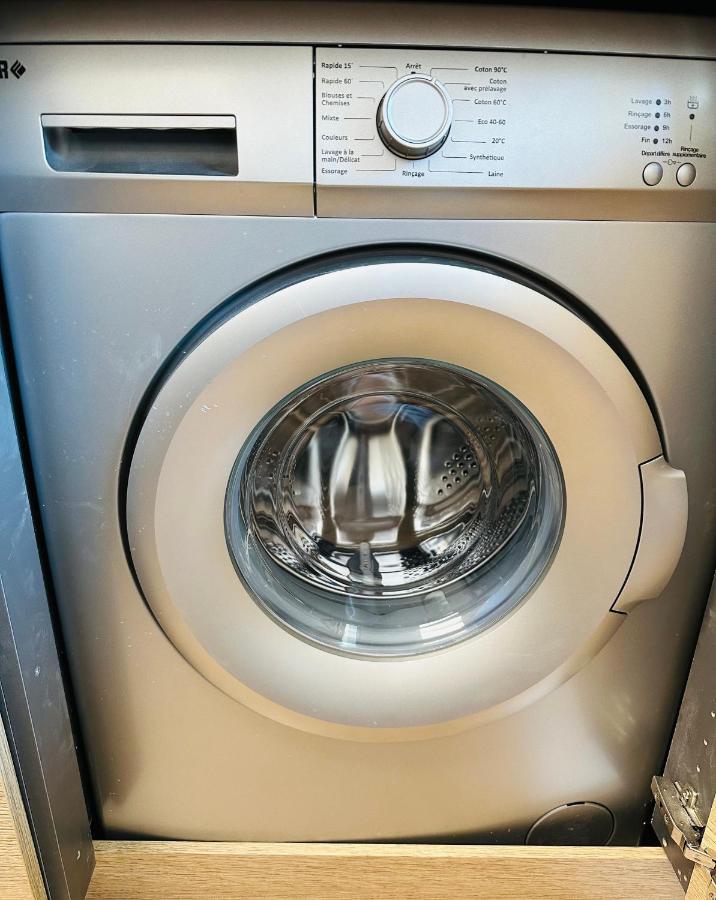 The Nice - 3 Rooms, 3Air Cond, 3Tv, 3Fans, 2 Wc, Wifi Everywhere 5Min Aeroport, Train, Beach, 1Min Tram, 15 Min Centre, Port, Parking Possible Luaran gambar