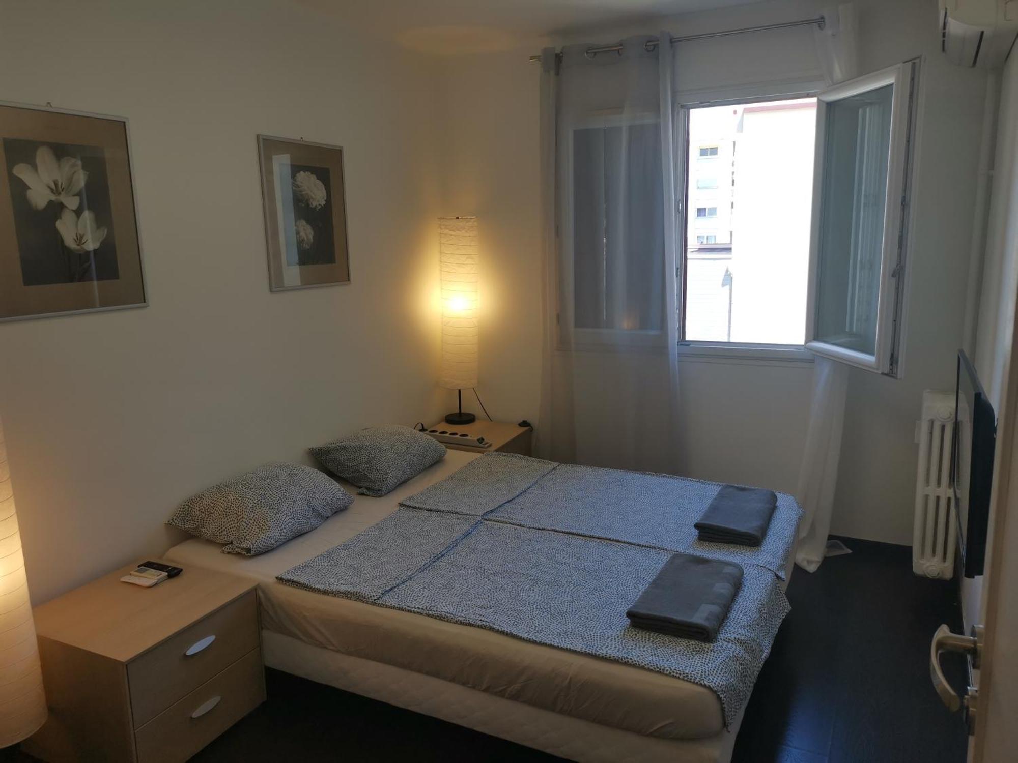 The Nice - 3 Rooms, 3Air Cond, 3Tv, 3Fans, 2 Wc, Wifi Everywhere 5Min Aeroport, Train, Beach, 1Min Tram, 15 Min Centre, Port, Parking Possible Luaran gambar